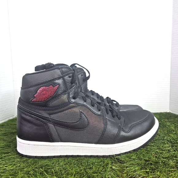 Jordan 1 Retro High Black Satin Gym Red | 8.0 - Picture 3 of 9